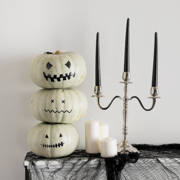 Foto gratuita zucche decorative per la festa di halloween