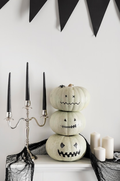 Free photo decorative pumpkins for halloween