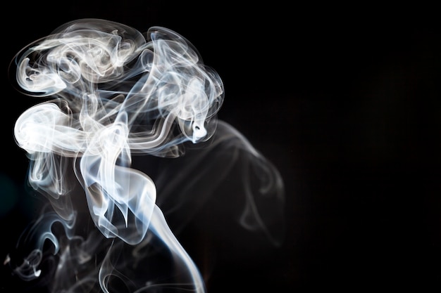 Free photo decorative smoke on black background