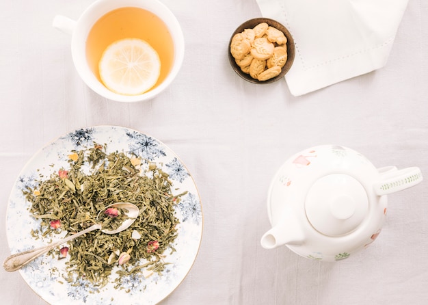 装飾茶のある静物