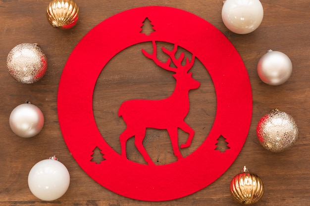 Free photo deer decoration with shiny baubles