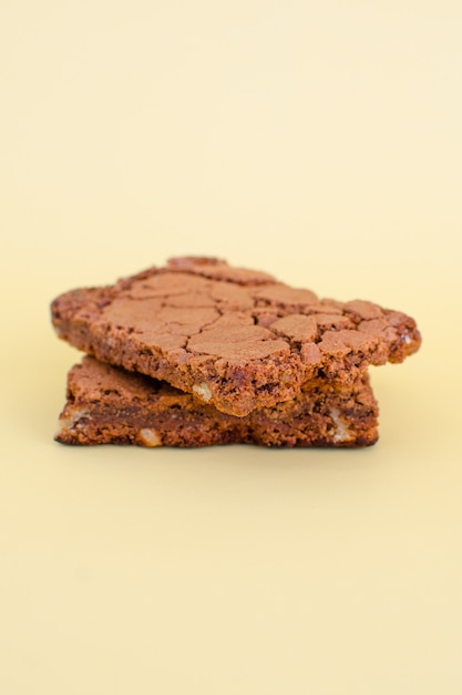 Foto gratuita biscotti al cioccolato buonissimi e appetitosi