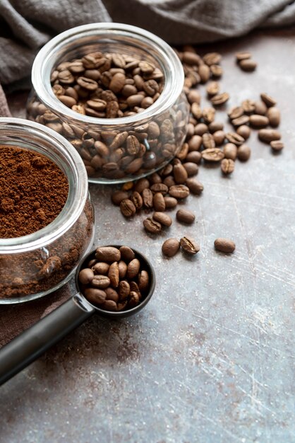 コーヒー豆と粉のおいしい配置
