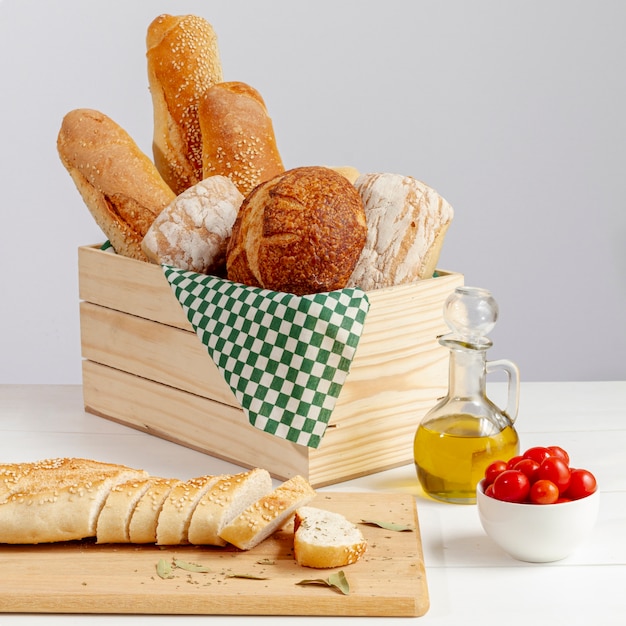 Delicious baked bread arrangement with tomatoes