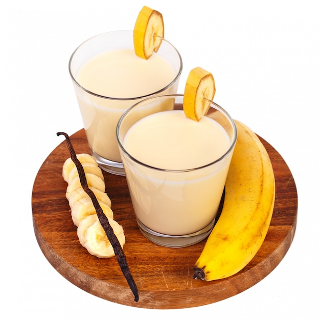Вкусный банановый молочный коктейль