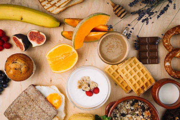 Deliziosa composizione per la colazione