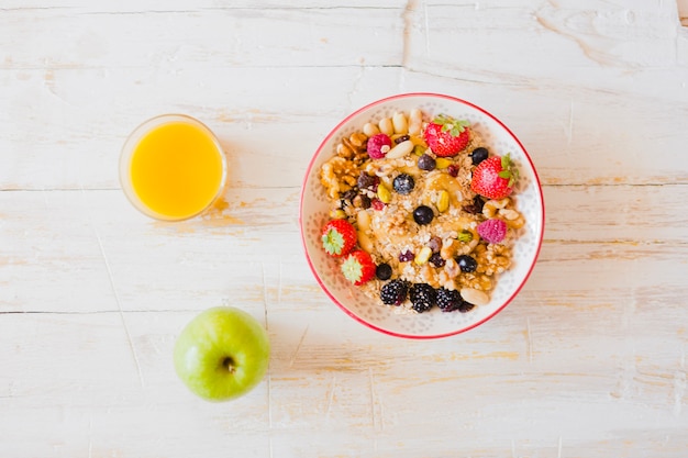 Free photo delicious breakfast served on table