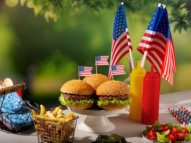 Foto gratuita deliziosi hamburger per la festa del lavoro degli stati uniti