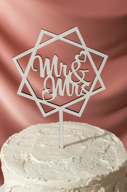 結婚式のイベントのためのおいしいケーキ