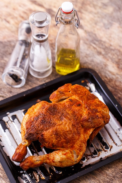 Free photo delicious chicken on the table