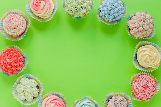 Delicious cupcakes arranges in circle