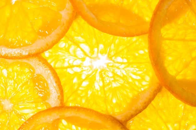 Вкусные нарезанные ломтики апельсинов