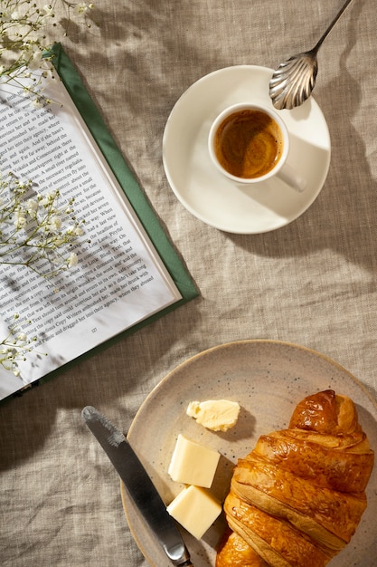 Free photo delicious french breakfast with croissant