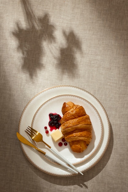 Free photo delicious french breakfast with croissant