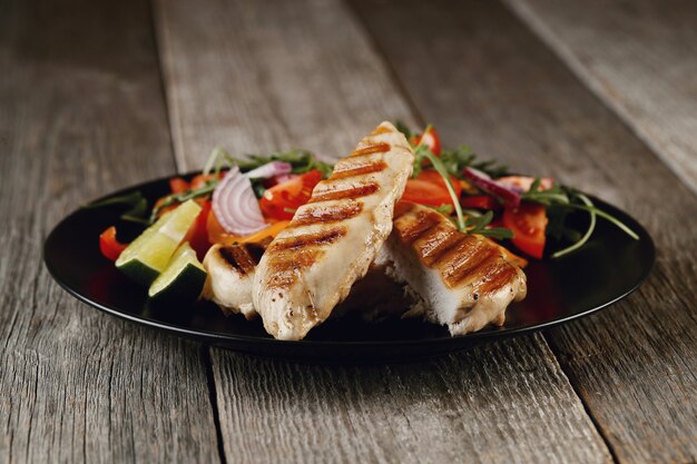 Delicious grilled chicken with vegetables for dinner