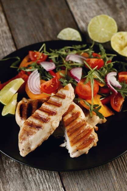 Delicious grilled chicken with vegetables for dinner