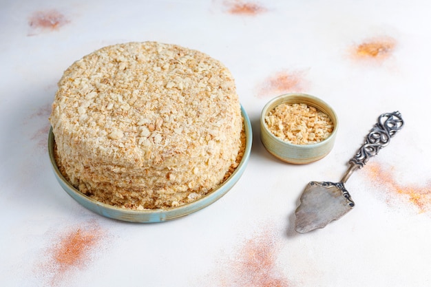 Foto gratuita deliziosa torta napoleone fatta in casa, vista dall'alto