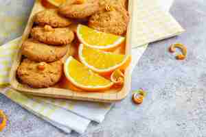 免费照片美味的自制的橘皮饼干。