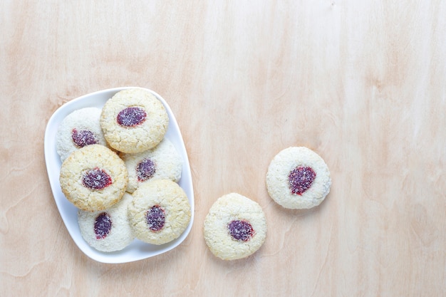 Free photo delicious homemade raspberry cookies.