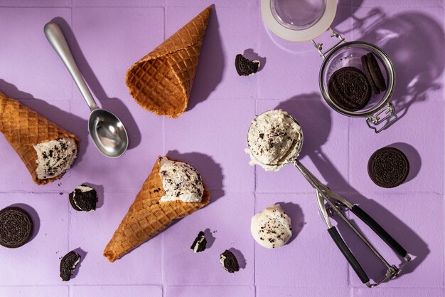 맛있는 아이스크림과 쿠키 플랫 레이