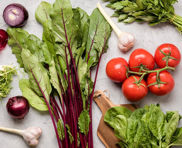 Ingredienti deliziosi per insalata vista dall'alto