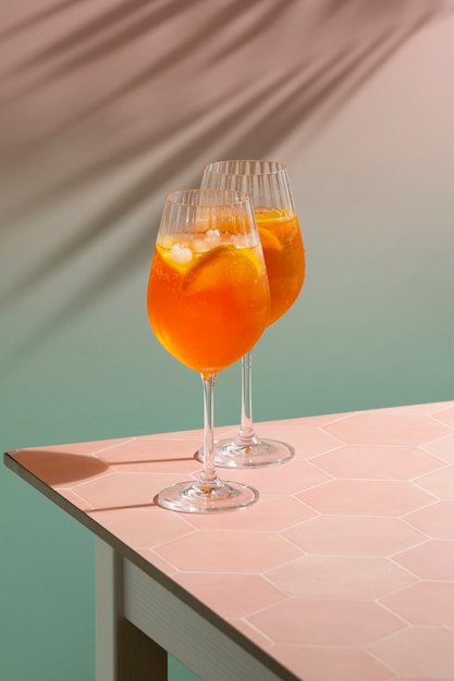 Delizioso cocktail italiano, natura morta.