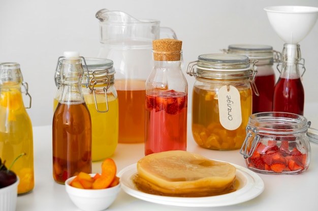 Foto gratuita un delizioso arrangiamento di kombucha, natura morta.