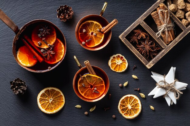 맛있는 mulled 와인 음료 개념