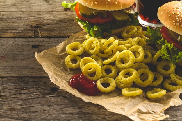 Delicious onion rings with tomato sauce