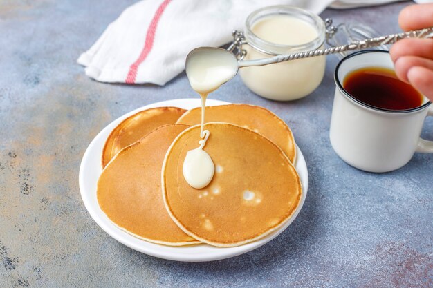 コンデンスミルクのおいしいパンケーキ。