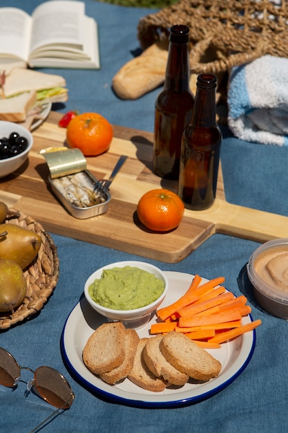 Foto gratuita deliziosa natura morta da picnic