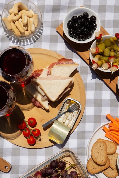 Free photo delicious picnic still life