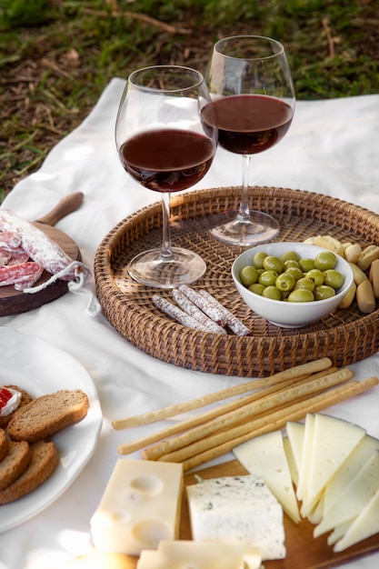 Free photo delicious picnic still life