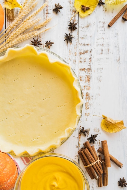 Free photo delicious pie and pumpkin top view