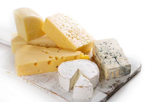 Foto gratuita deliziosi pezzi di formaggio
