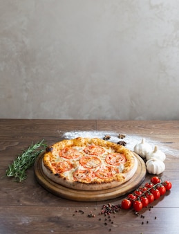 Pizza deliziosa, pizza italiana tradizionale.
