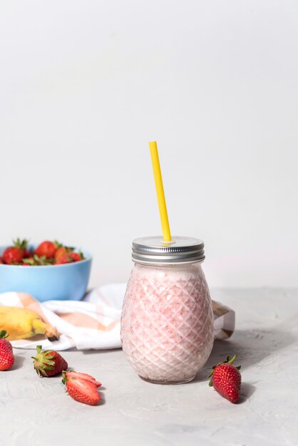 Free photo delicious smoothie in transparent jar