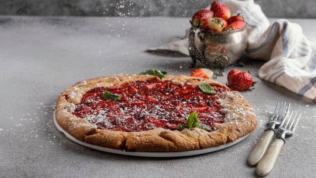 Free photo delicious strawberry pie