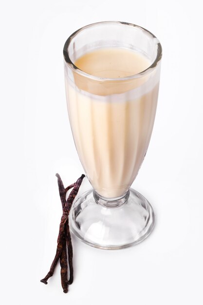 Вкусный ванильный молочный коктейль