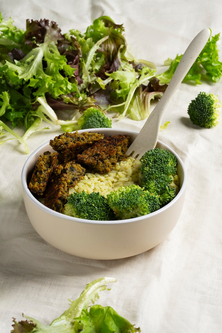 Free Photo delicious veggie dishes still life