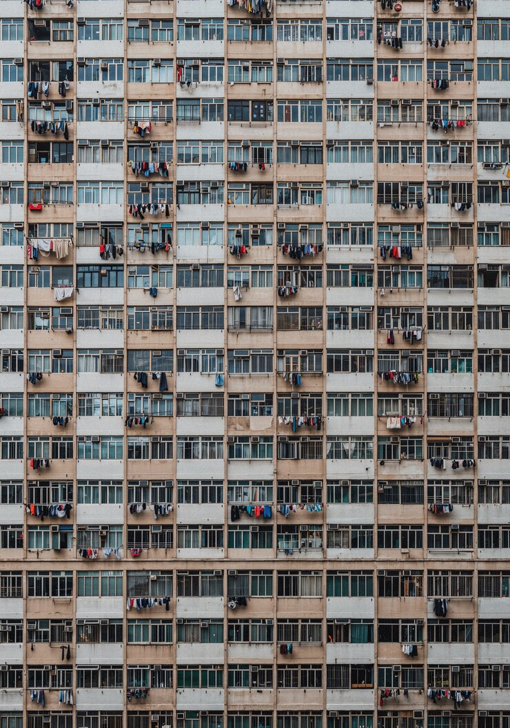 Free Photo dense apartment complex in the city