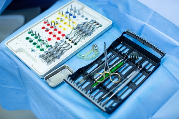 Стоматологическое и другое медицинское оборудование в кабинете