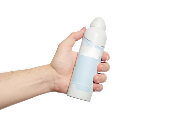Дезодорант в ручном узоре. бутылка с распылителем антиперспиранта на белом изолированном фоне.