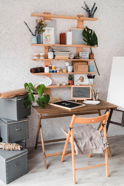 Desk arrangement with blackboards