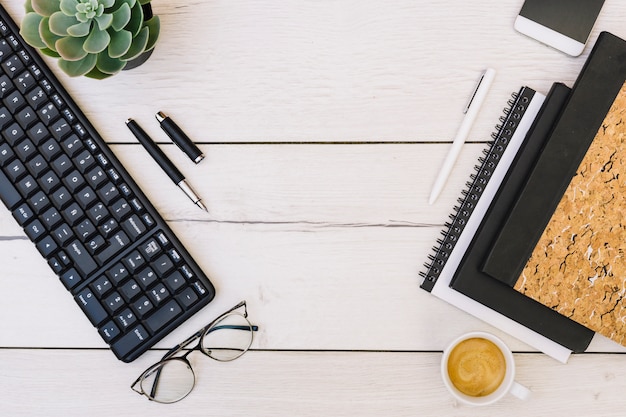 Free photo desk office with objects