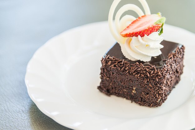 Десерт шоколадный торт