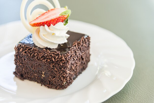 Десертный шоколадный торт
