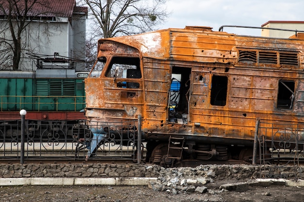 無料写真 ウクライナでの破壊された列車ロシアの戦争