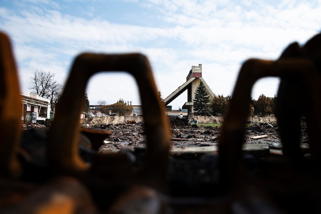 Foto gratuita distruzione della guerra russa in ucraina