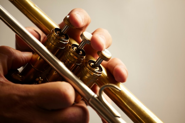 Free photo detail of a trumpet metal instrument